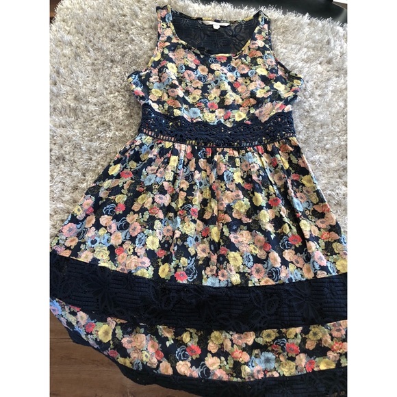 LC Lauren Conrad Dresses & Skirts - Lauren Conrad Floral Dress Size 2